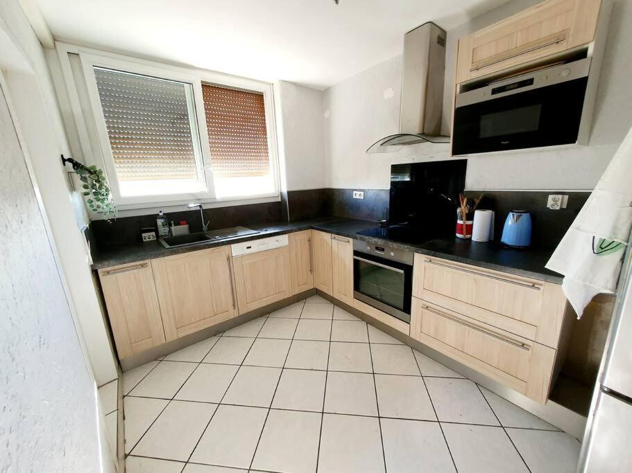 Appartement Avec 3 Chambres 80M2 Plein Sud Marignane Exterior foto